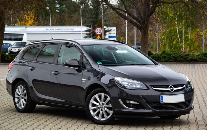 Opel Astra cena 26900 przebieg: 210000, rok produkcji 2013 z Nisko małe 562